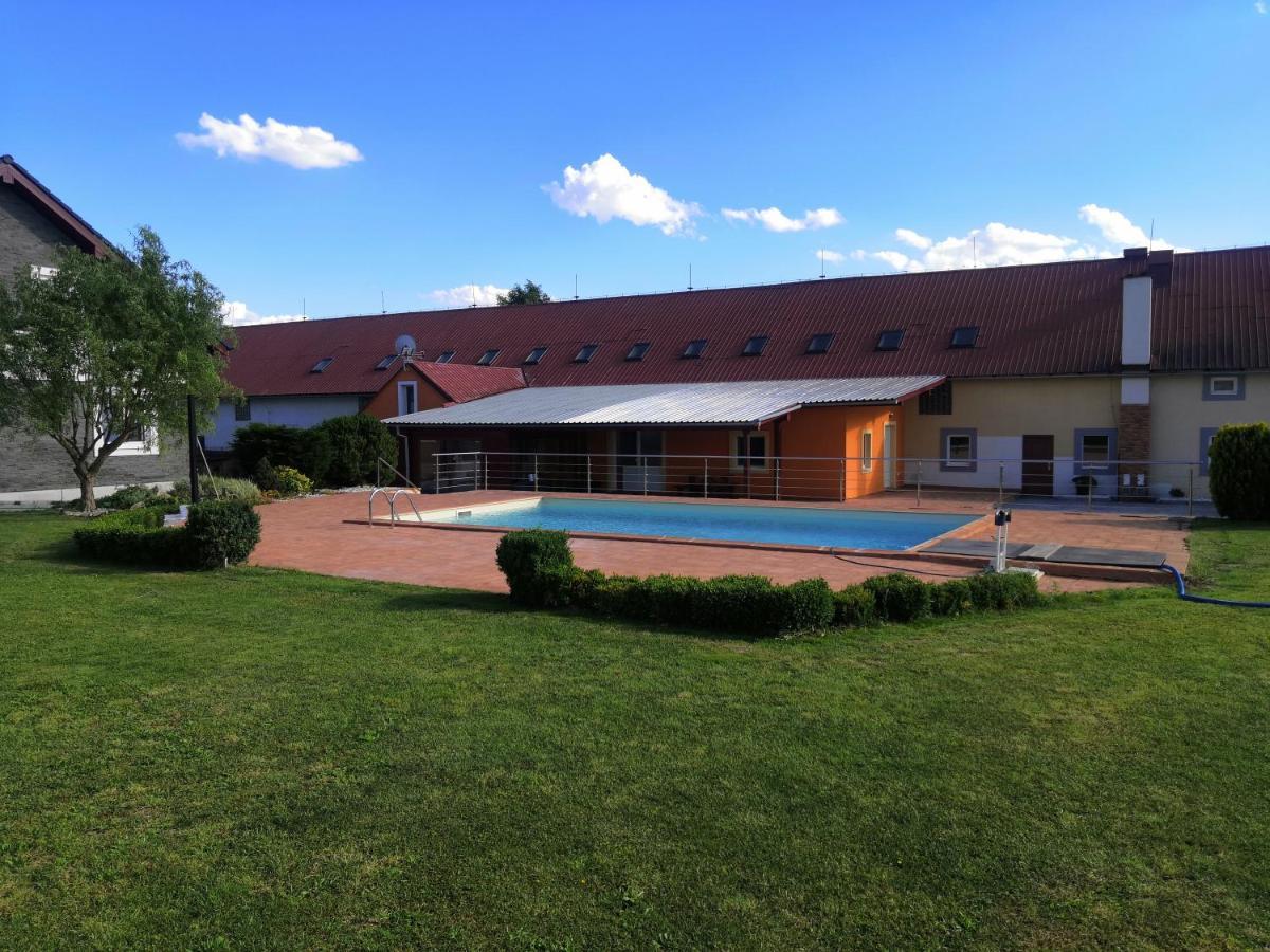 Vehlovice Apartments Melnik Exterior photo